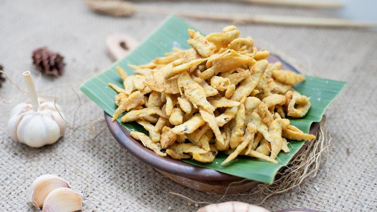 Kuliner Brebes Terpendam: Sensasi Garingnya Ikan Wader Goreng