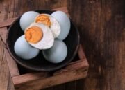 Panduan Lengkap Cara Membuat Telur Asin Sendiri di Rumah dengan Hasil Enak, Tahan Lama, dan Ekonomis