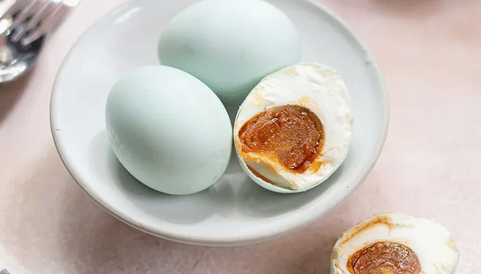 Teknik Fermentasi Telur Asin: Proses Alami untuk Rasa Lebih Lezat, Warna Cantik, dan Daya Simpan Lebih Lama