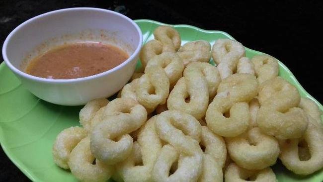 Mencicipi Geblek Khas Salem, Camilan Brebesan yang Mulai Langka!