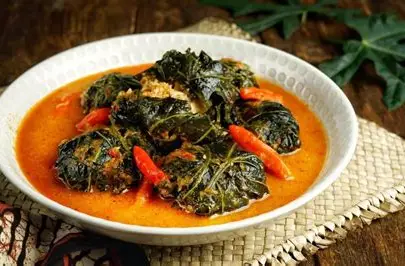 Buntil Daun Talas: Resep Tradisional Gurih dan Lezat dengan Isian Tempe dan Teri, Cocok untuk Santapan Keluarga Buntil Daun Talas: Resep Tradisional Gurih dan Lezat dengan Isian Tempe dan Teri, Cocok untuk Santapan Keluarga
